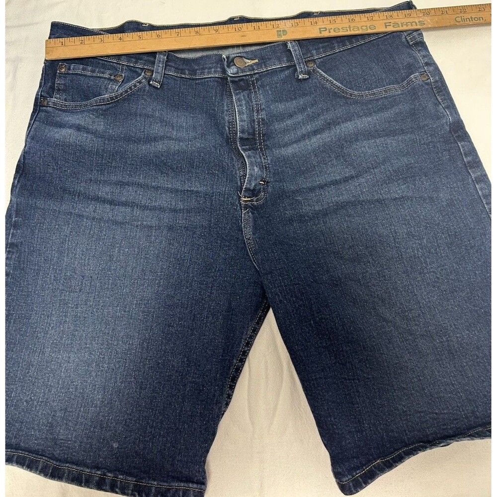 Wrangler Men's Denim Relaxed Fit Shorts Blue Button 5-Pocket 9” Inseam